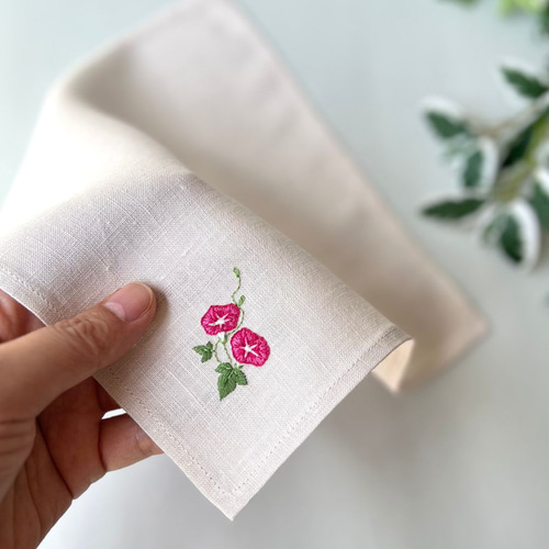 涼しげな朝顔｜手刺繍＆手仕立てのソフトリネンハンカチ（セミ