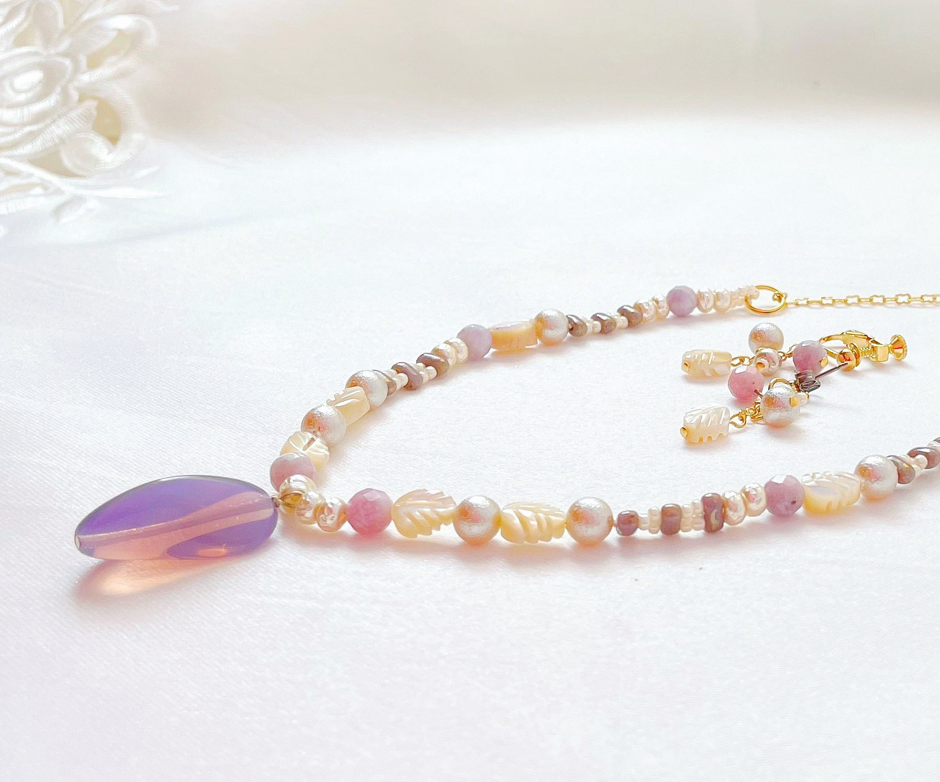 【秋の福袋】パールと立体的リーフが彩る大人可愛い〈ボタニカルネックレス〉アンニュイColorトップ　ネックレス長さ選べる