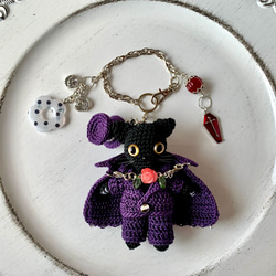 黒猫ドラキュラのバッグチャーム　ハロウィン　飾り　猫　あみぐるみ　レース編み 4枚目の画像