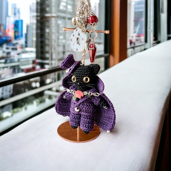 黒猫ドラキュラのバッグチャーム　ハロウィン　飾り　猫　あみぐるみ　レース編み 6枚目の画像