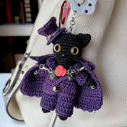 黒猫ドラキュラのバッグチャーム　ハロウィン　飾り　猫　あみぐるみ　レース編み 11枚目の画像