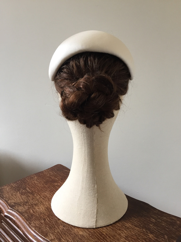 クラシカルなシルクタフタのボンネ 