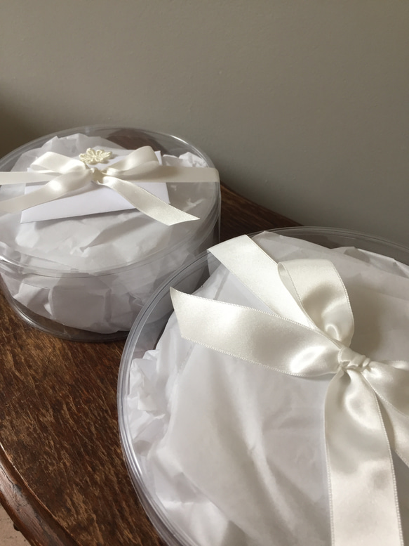 クラシカルなシルクタフタのボンネ 