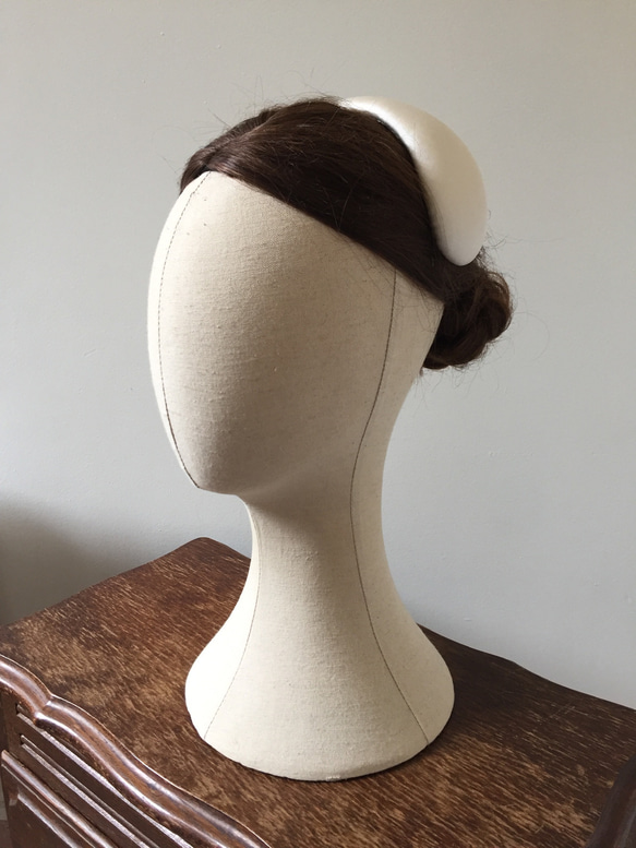 クラシカルなシルクタフタのボンネ 