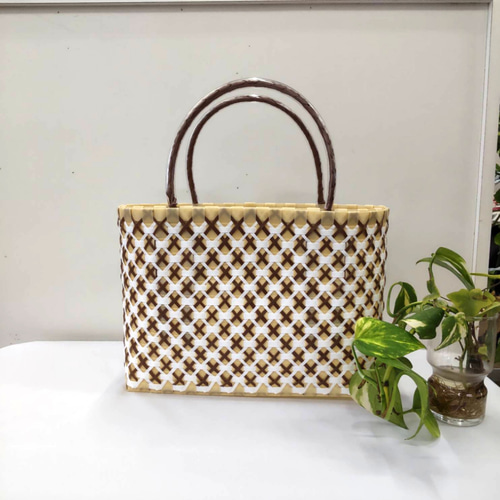 ppバンド、 ベージュと焦げ茶に白のアクセントを入れて！品の良い大人