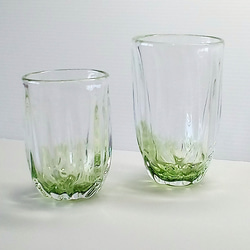でこぼこ（グリーン系）セット（２個セット）/　吹きガラス　/　グラス・うつわ 1枚目の画像