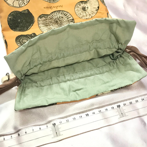 革 巾着袋 ケース アンモナイト 革 巾着袋 ケース アンモナイト オリジナル生地】アンモナイト化石の