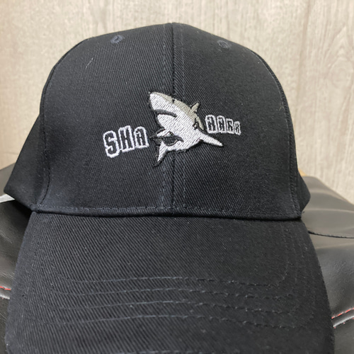 サメロゴ刺繍入りキャップ キャップ さーちゃんの刺繍 通販 16459738