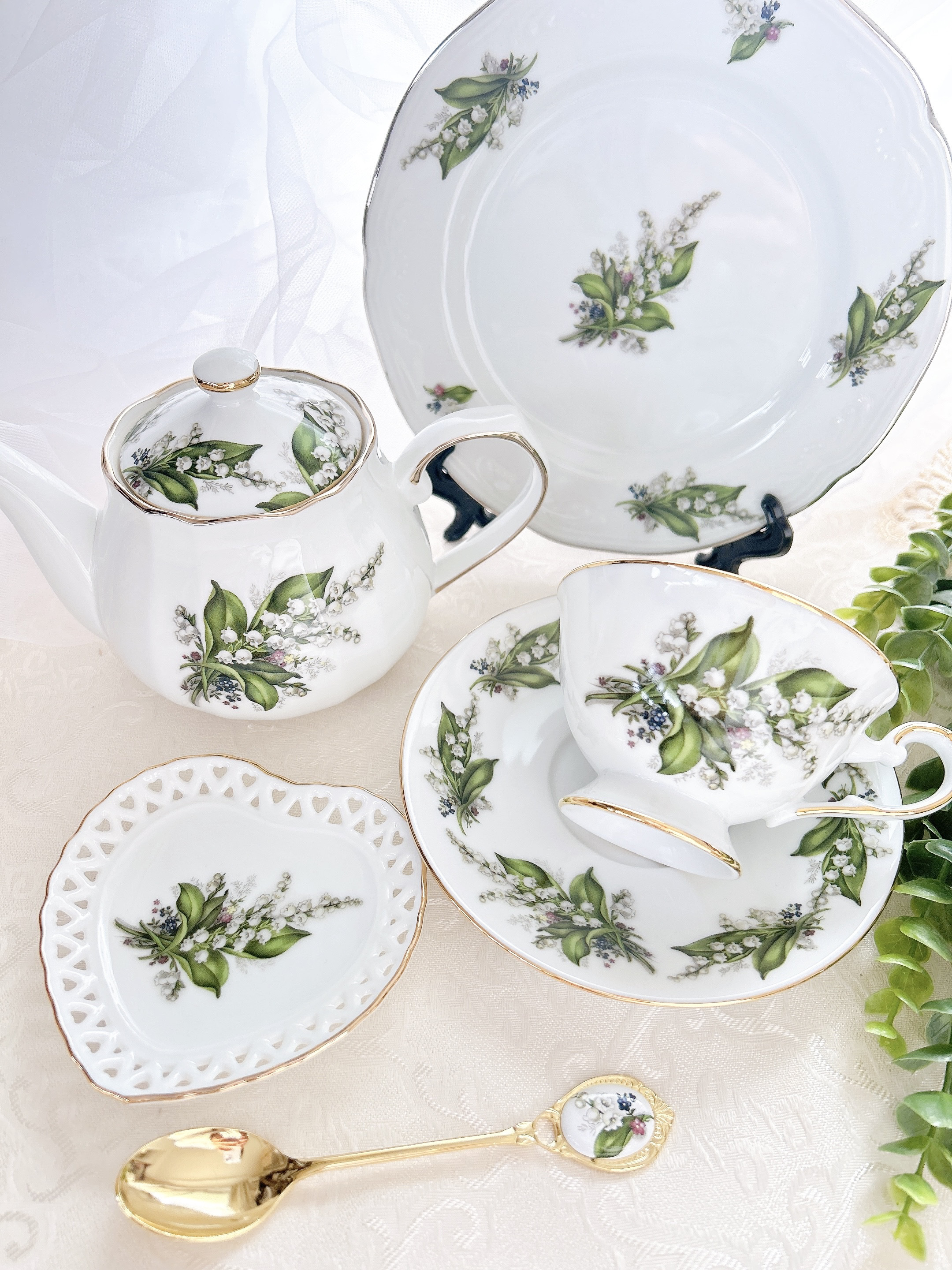 スズランの咲く幸福が訪れる丘〜アフタヌーンティーセット〜