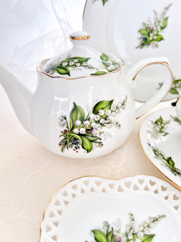 スズランの咲く幸福が訪れる丘〜アフタヌーンティーセット〜 3枚目の画像