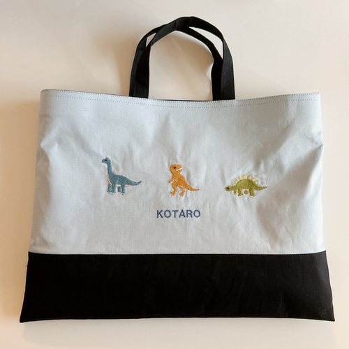 名入れOK【水色3点セット】サイズ選択可・恐竜の刺繍・レッスンバッグ