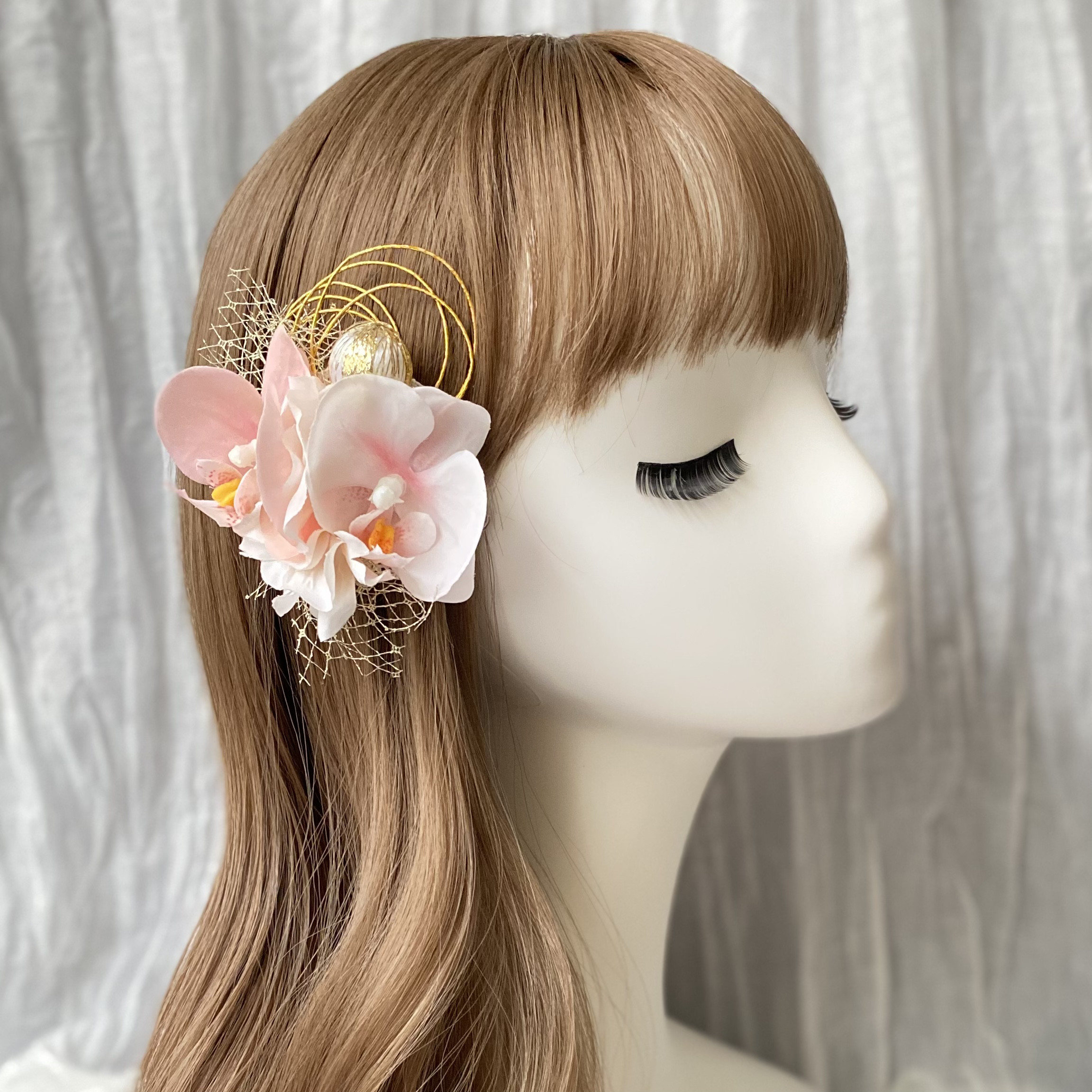 ZOE ベージュ アシンメトリック ベアトップ 送料無料】 2way 胡蝶蘭 ヘアクリップ 髪飾り 和玉 水引 ヘア