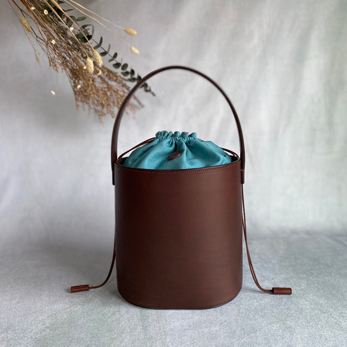 上質イタリアンレザーのバケットバッグ ダークブラウン ◇リバーシブル