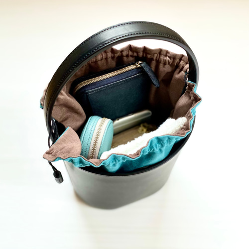 上質イタリアンレザーのバケットバッグ ダークブラウン ◇リバーシブル