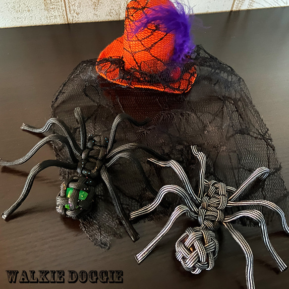 パラコードスパイダー -蜘蛛- ハロウィン用ディスプレイに　生き物シリーズ 1枚目の画像