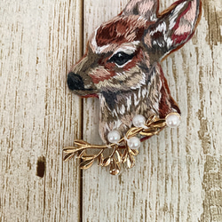 受注製作　刺繍　ブローチ　バンビ 3枚目の画像