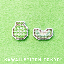 メロン【ブローチ】バッチ バッジ めろん 果物 フルーツ 刺繍 かわいい クロスステッチ ポップ オーダーメイド 1枚目の画像