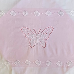 真っ白な付け袖風　アームカバー③　綿ローン 蝶の刺繍 2枚目の画像