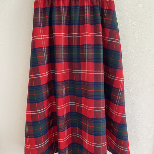 ウール のタータンチェックのフレアスカート(レッド) フレアスカート