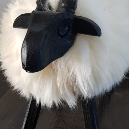 JHmama 羊の置物 本革 オブジェ 椅子 木製 60×35×56㎝ アニマルスツール 羊 ひつじ 送料無料 スツール おしゃれ チェア