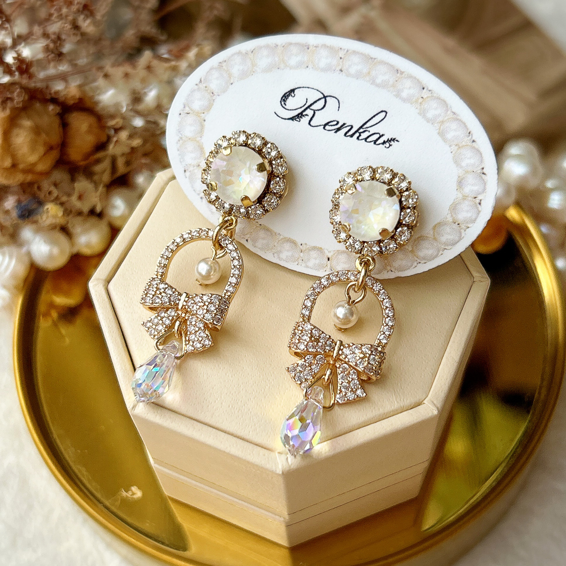 リボンとパールとスワロフスキーピアス【上品･ウェディング･ブライダル･wedding】{RPG-1021｝