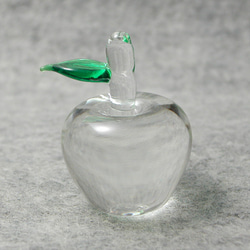 リンゴのミニ置物（無色透明） ガラス No2277 1枚目の画像