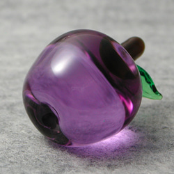 リンゴのミニ置物（紫色） ガラス No2279 4枚目の画像
