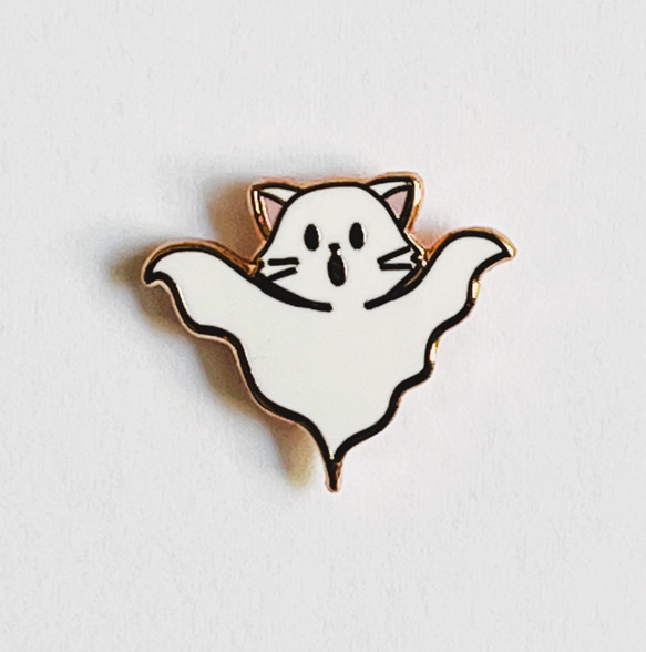 ハロウィン】 かわいいネコ ゴーストピンバッチ「こわいゴースト