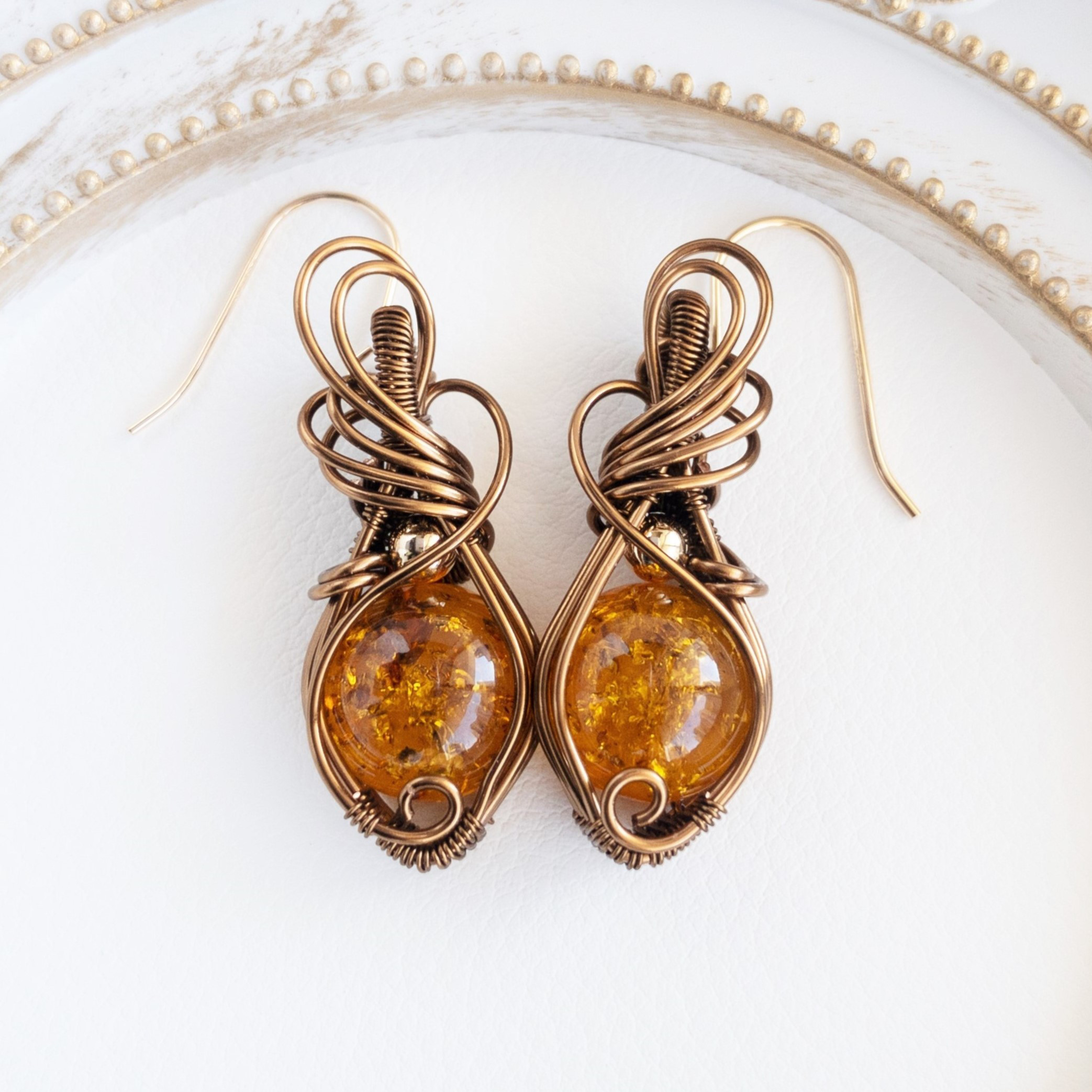 カロリーヌ ＜バルティックアンバー＞