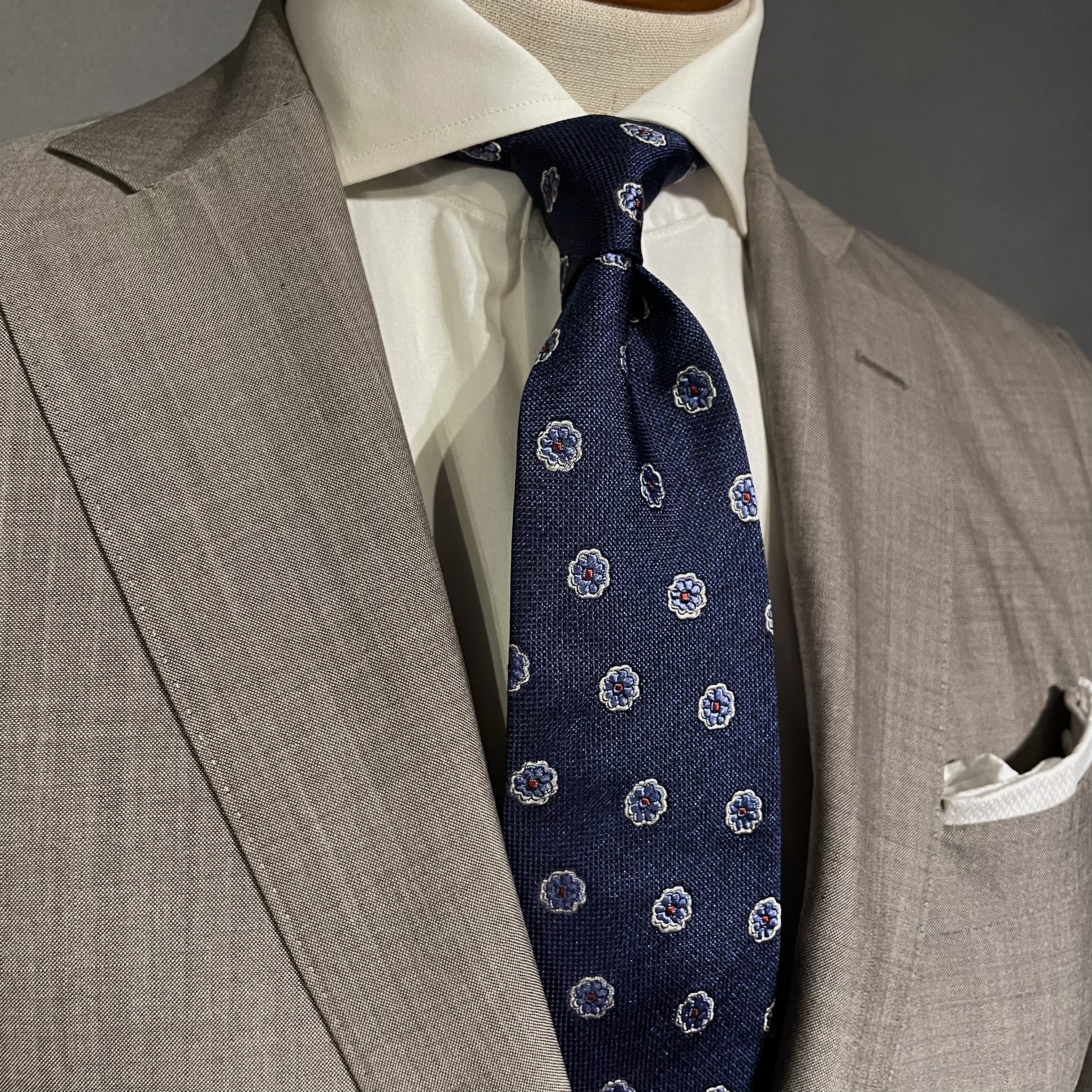 【受注製作】ネイビー　フラワー　ドット　イタリア生地　プレゼント　ギフト　ネクタイ【別途】名入れ　イニシャル　刺繍