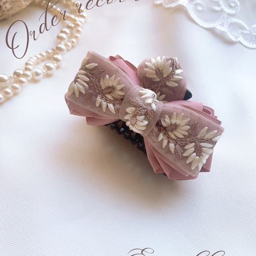 ピンクのお花いっぱいのバンスクリップ ふくらん 