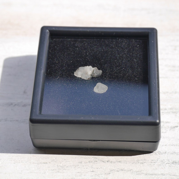 天然石フェナカイト2個セット合計約1.30ct(ブラジル産)結晶原石ルースケース付属鉱物[phe-230828-14] 10枚目の画像