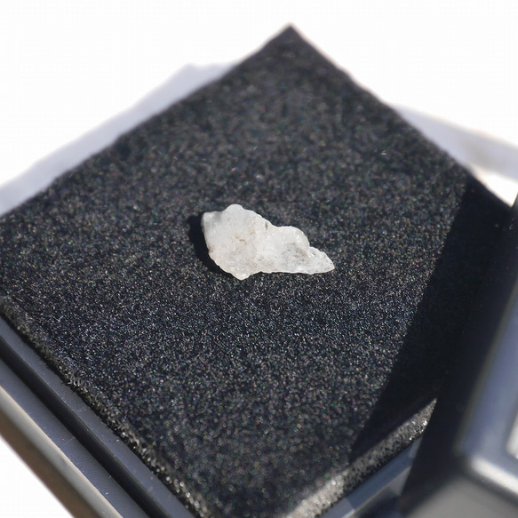 天然石フェナカイト1個約1.10ct(ブラジル産)結晶原石ルースケース付属鉱物[phe-230828-15] 17枚目の画像