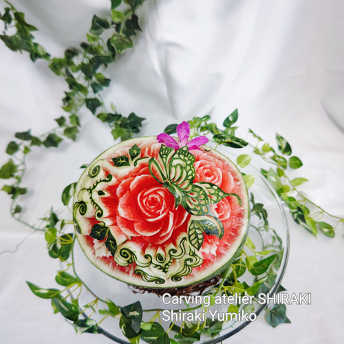 スイカ フルーツカービング 薔薇 プレゼント ギフト 彫刻作品