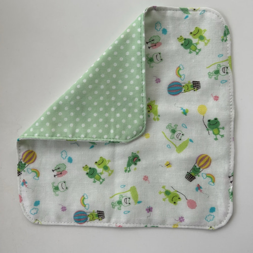 ダブルガーゼ クレヨン柄 ハンドメイド ダブルガーゼ クレヨン柄 ハンドメイド クレヨン 文房具柄- 布・生地の