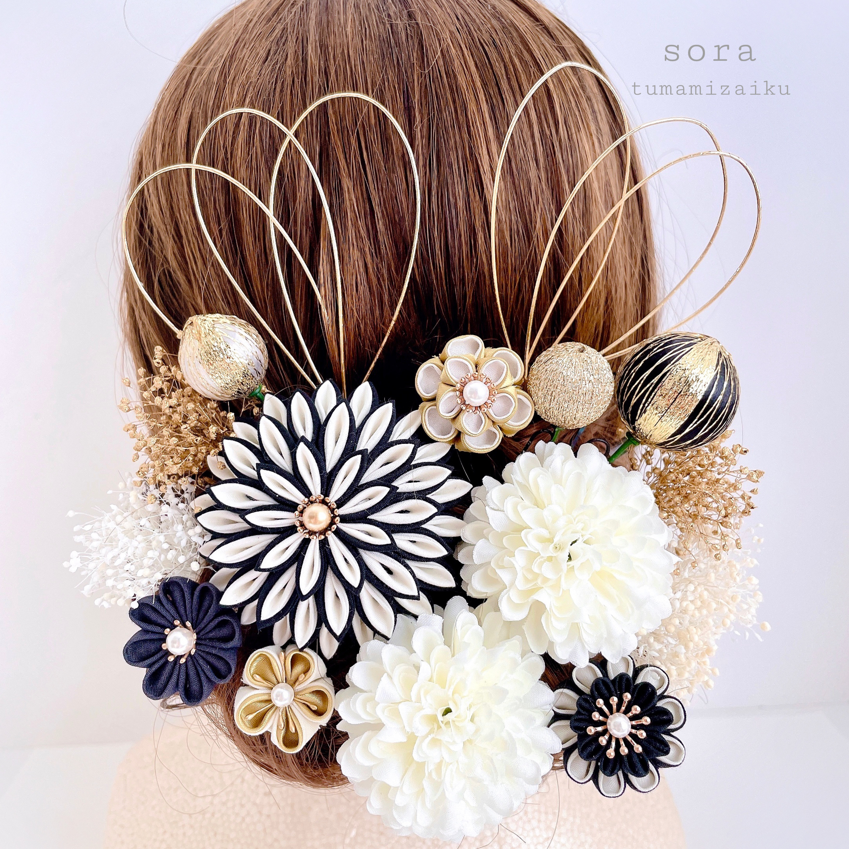 つまみ細工　髪飾り　ポンポンマム　【黒×金】成人式　結婚式　和装　卒業式　アーティフィシャルフラワー　ヘッドドレス 6,734円