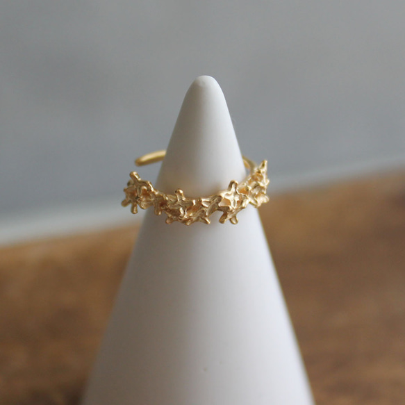 金色桂花耳骨夾 L 第1張的照片