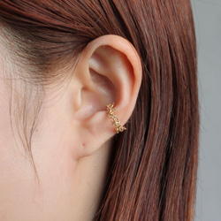 金色桂花耳骨夾 L 第6張的照片