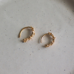 金色桂花耳骨夾 L 第13張的照片