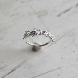 金色桂花耳骨夾 L 第4張的照片