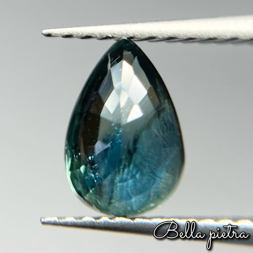 0.88ct☆非加熱☆天然バイカラーサファイア アフリカ産 グリーン
