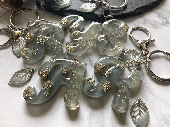 藍様おまとめ。レジン キーホルダー blue gray⭐︎モリソニア レジンイニシャルキーホルダー