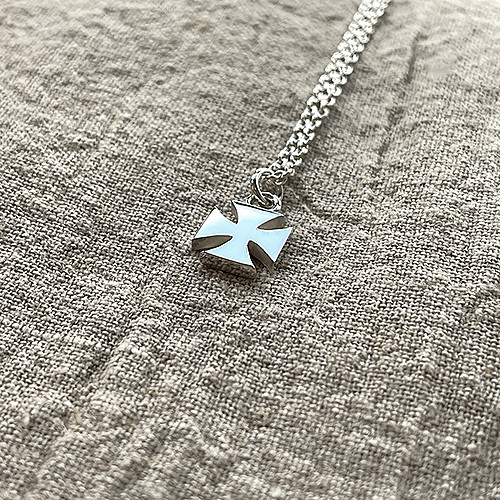 針突鋳物鏡面首飾マンダマーナ（四弁花紋）　rp-103