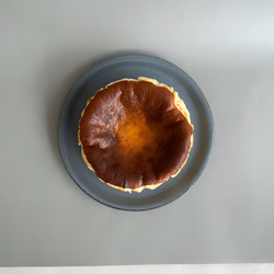 濃厚バスクチーズケーキ12cmホール【国産食材使用】 4枚目の画像