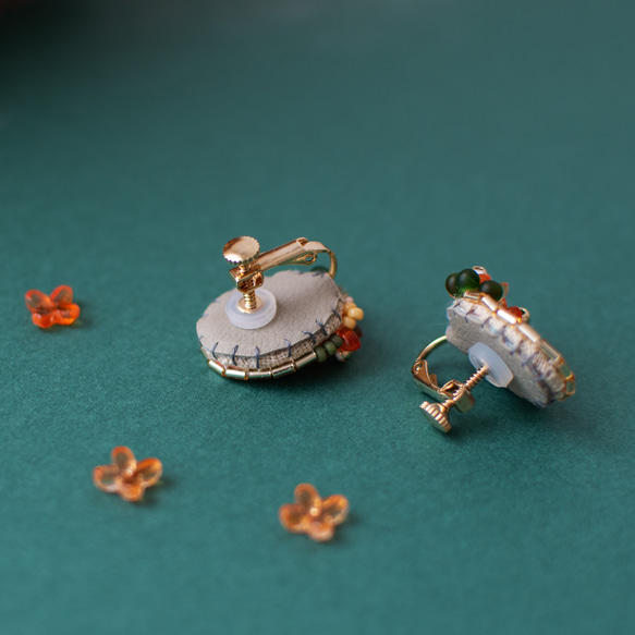 秋薫る❇︎金木犀とショウビタキの刺繍ピアス/イヤリング　刺繍アクセサリー　 4枚目の画像