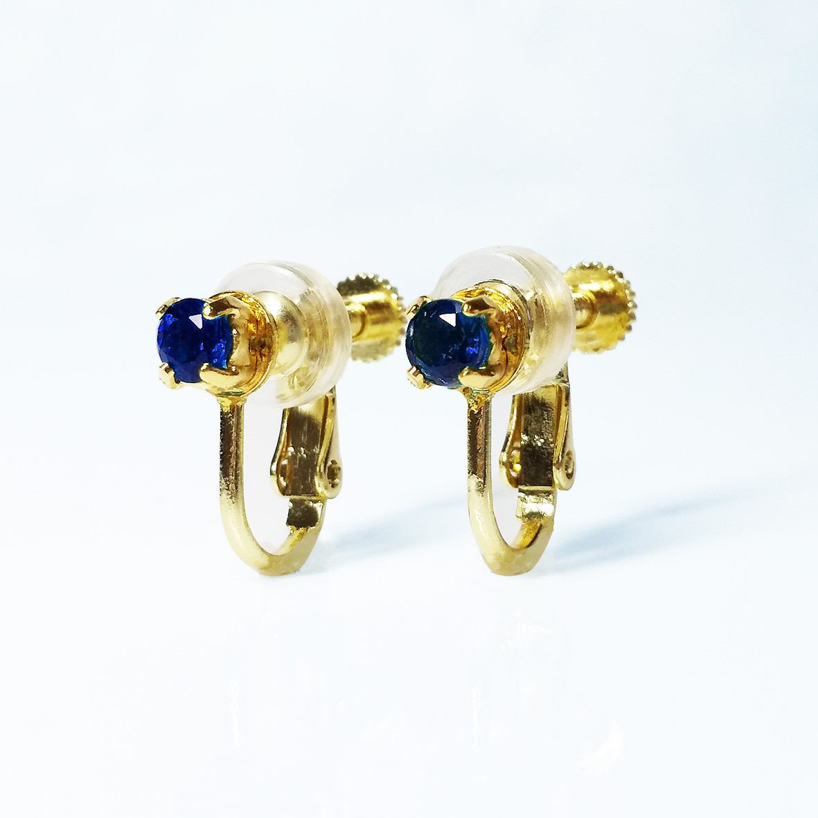 輝く2粒。サファイアのイヤリング　［送料無料］