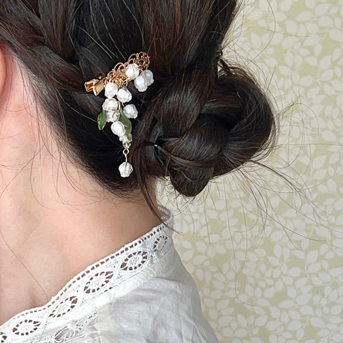 ＃207　シーブルー✴ミニバラ✴うさぎ✴レジンヘアゴムキーホルダーブローチ 207 シーブルー✴ミニバラ✴うさぎ✴レジンヘアゴムキーホルダー