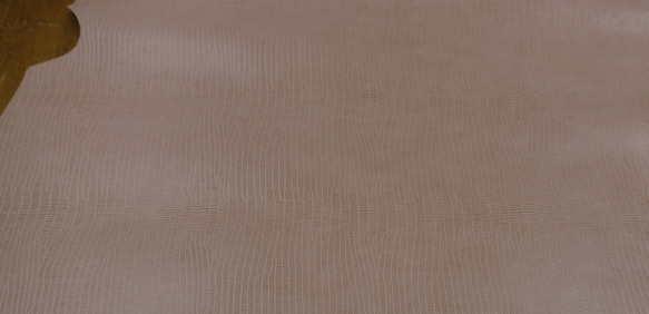 スペインレザー　山羊革リザード型押+アタマ張り　＃ピンク 3枚目の画像