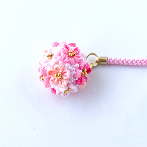❁山桜ブーケ根付けストラップ・大人かわいいつまみ細工アクセサリー