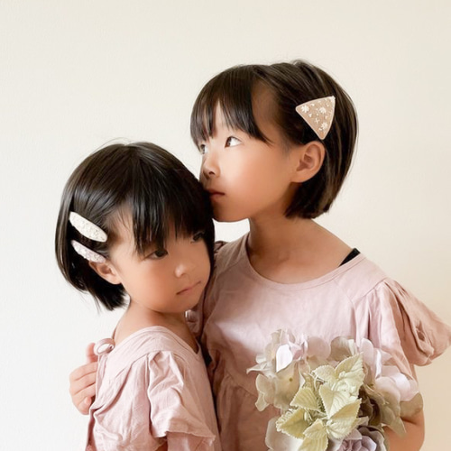 ハンドメイド ピンバッチ グレーとベージュ ピンバッチ | 北の工房街J-MINT ピンバッチ工房